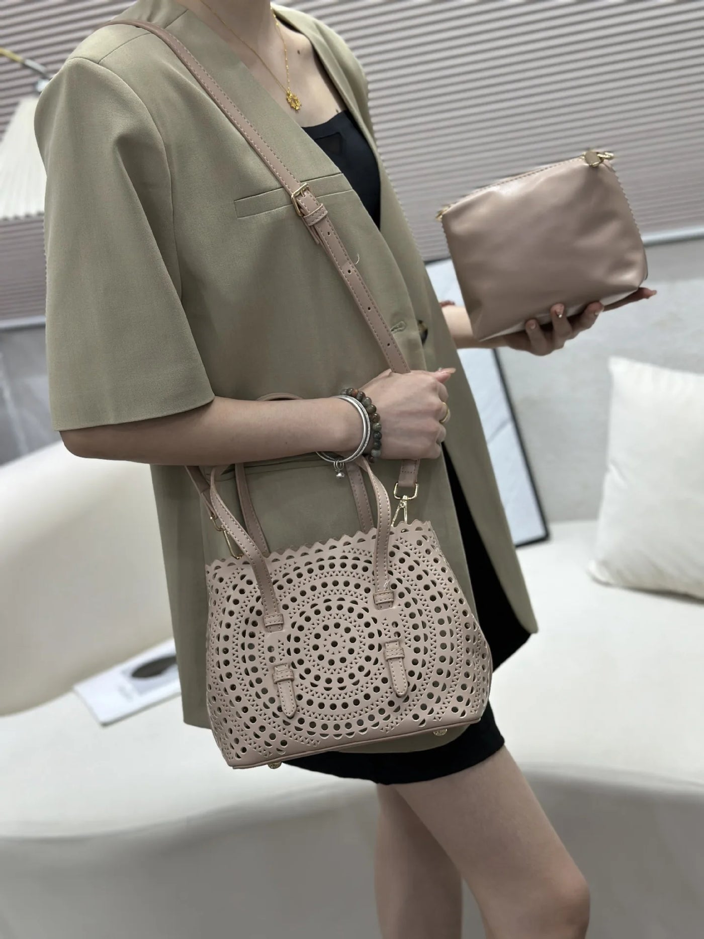 Women's Designer Brand Luxury Round Wave Large Capacity Shopping Tote Handbag Carved Basket Lady Shoulder Crossbody Mother Bag