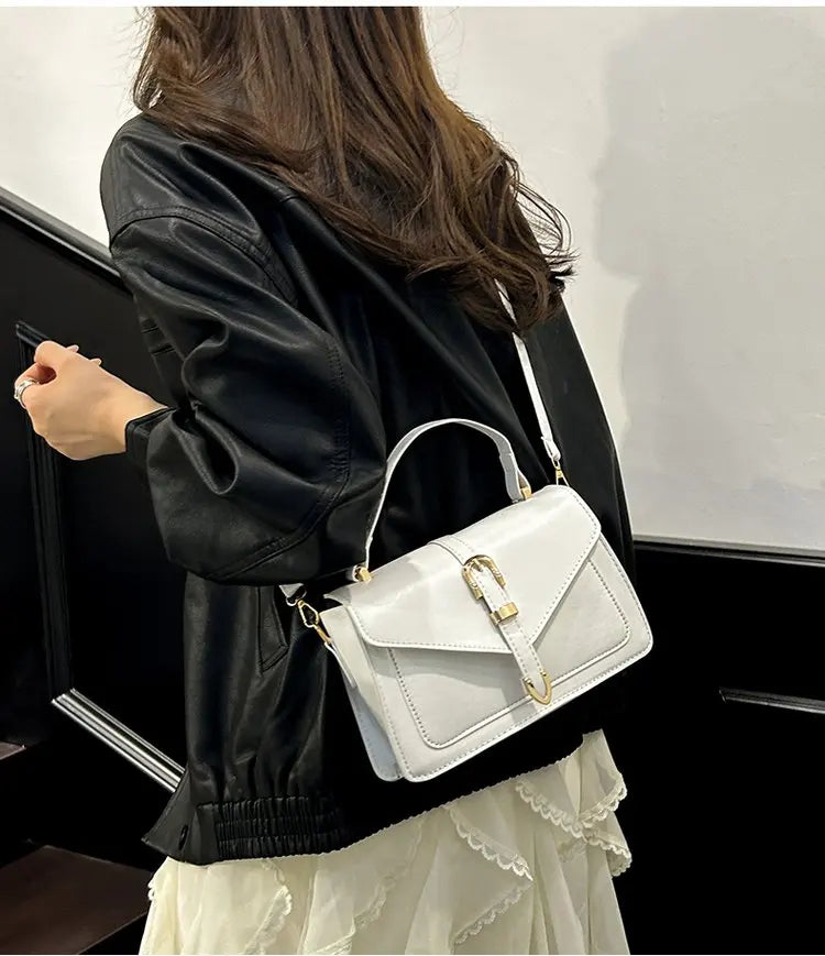 Top-Tier Ladies Hand Bags Crafted From Line-Printed Leather Boasting Trendy Lasting Lightweight Vintage Daily Style