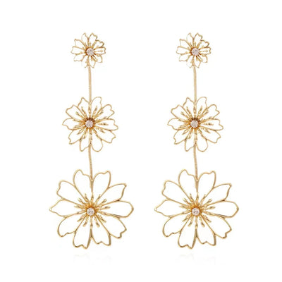 New exaggerated cold wind long alloy flower earrings European and American retro temperament flower pendant senior sense of earr