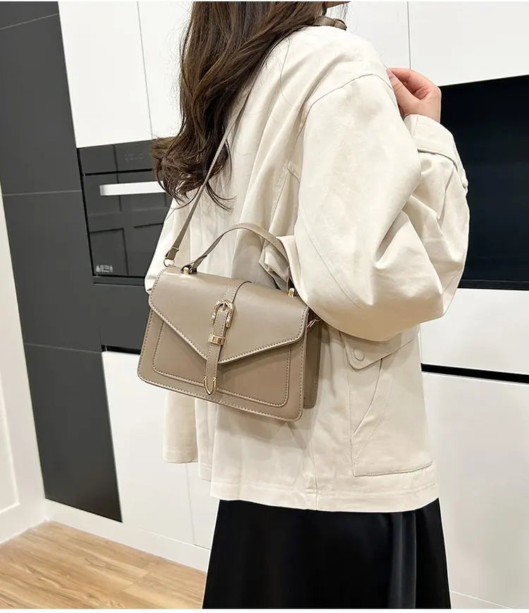 Top-Tier Ladies Hand Bags Crafted From Line-Printed Leather Boasting Trendy Lasting Lightweight Vintage Daily Style