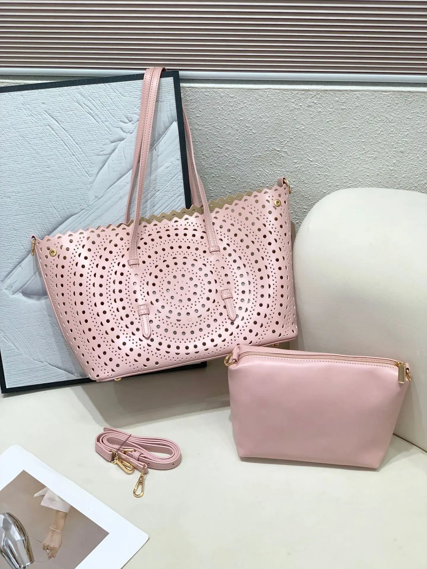 Women's Designer Brand Luxury Round Wave Large Capacity Shopping Tote Handbag Carved Basket Lady Shoulder Crossbody Mother Bag