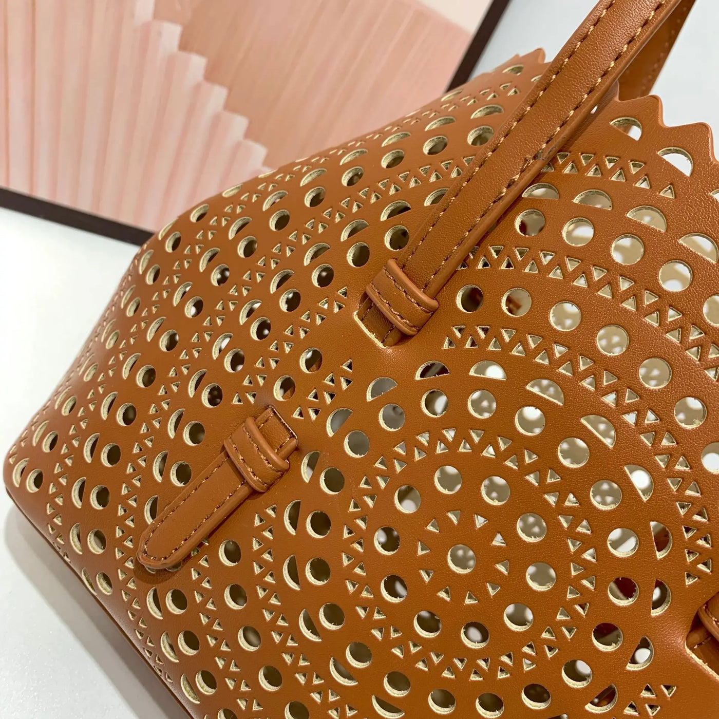 Women's Designer Brand Luxury Round Wave Large Capacity Shopping Tote Handbag Carved Basket Lady Shoulder Crossbody Mother Bag