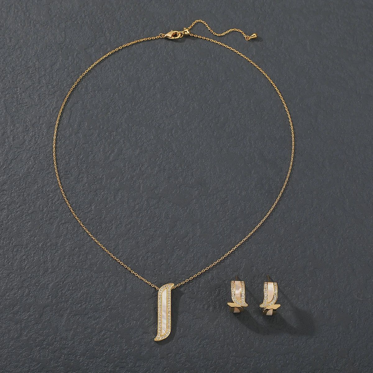 Fashion New Romatic Women's Sweet 2 Pcs Necklace & Earrings Set Sehll Material Geometic Design Jewelry Set