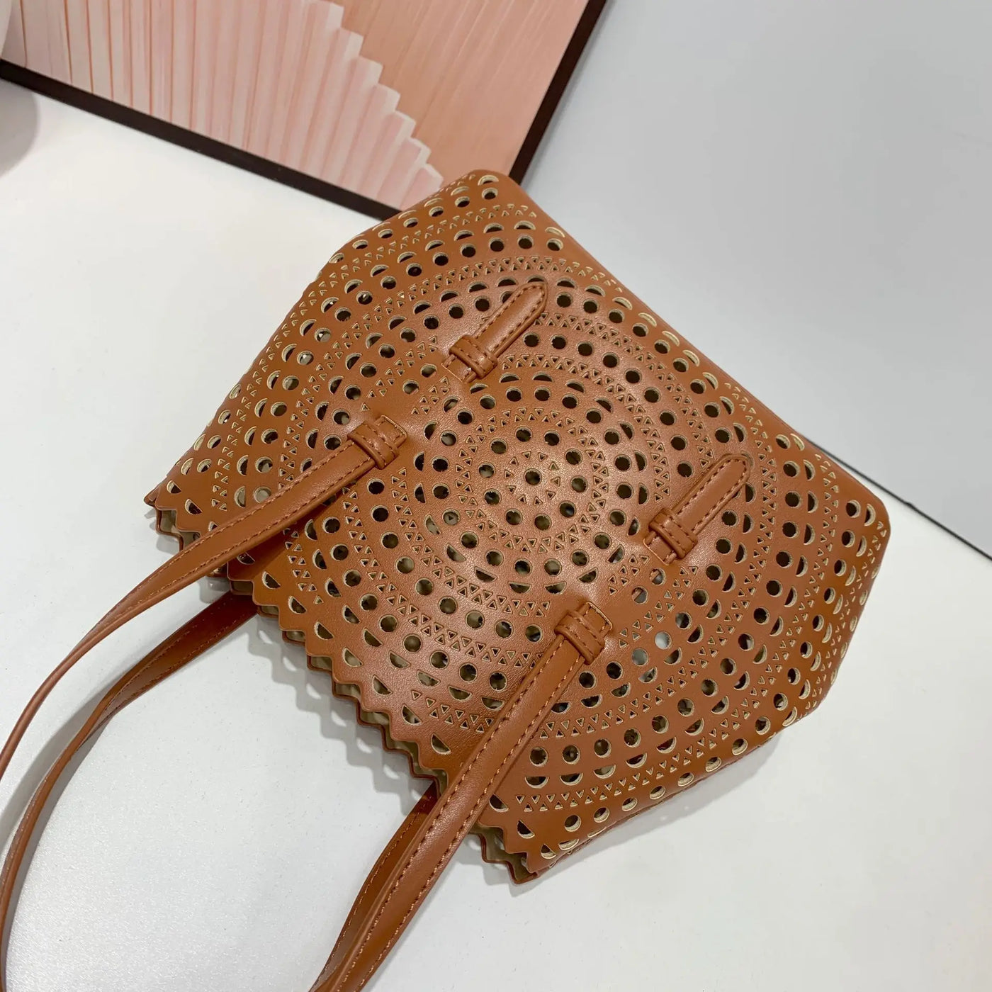 Women's Designer Brand Luxury Round Wave Large Capacity Shopping Tote Handbag Carved Basket Lady Shoulder Crossbody Mother Bag