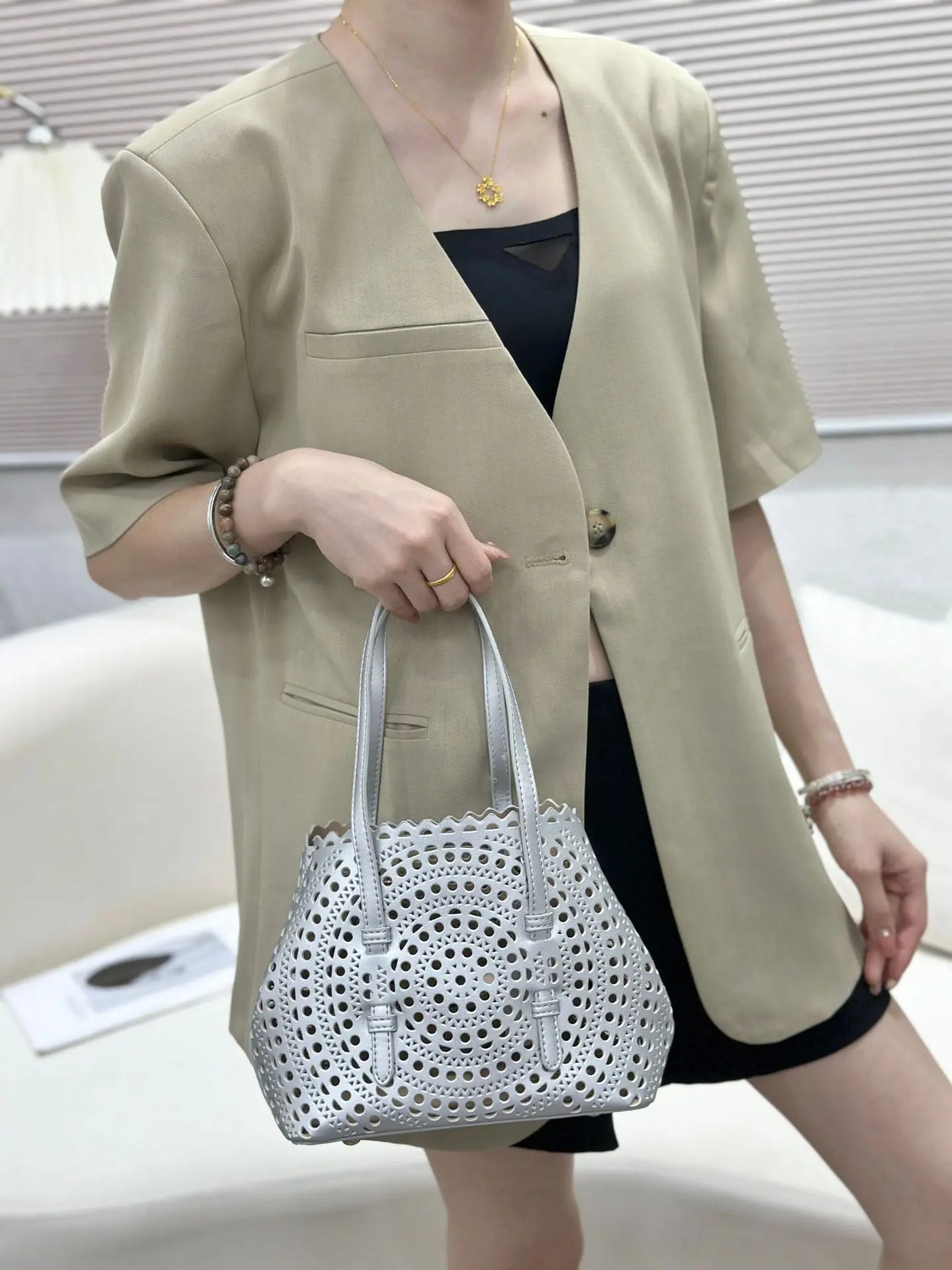 Women's Designer Brand Luxury Round Wave Large Capacity Shopping Tote Handbag Carved Basket Lady Shoulder Crossbody Mother Bag