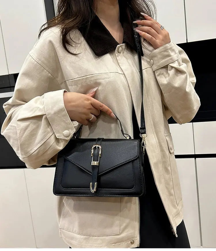 Top-Tier Ladies Hand Bags Crafted From Line-Printed Leather Boasting Trendy Lasting Lightweight Vintage Daily Style